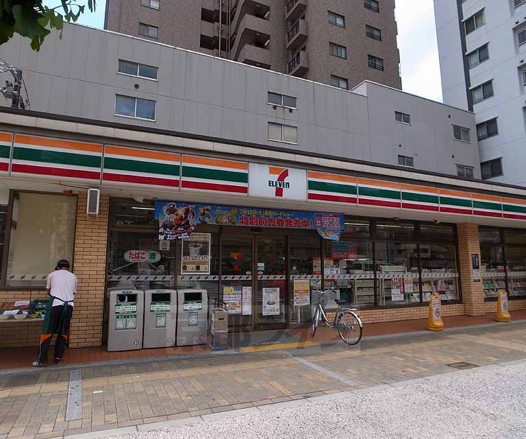Convenience store. Seven-Eleven Karasuma Gojo store up (convenience store) 168m