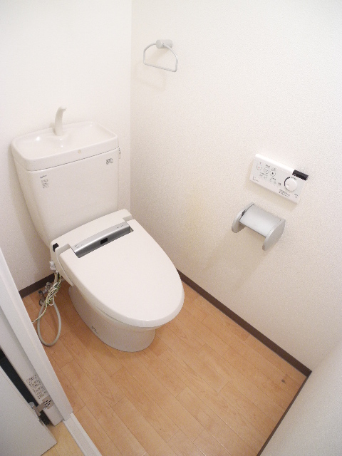 Toilet. With Washlet ☆