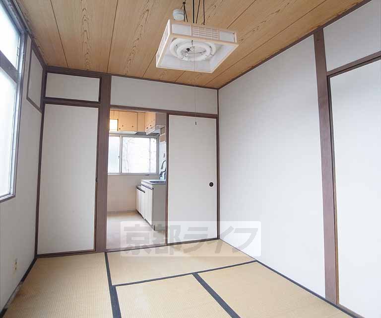 Living and room. 402, Room photo diversion