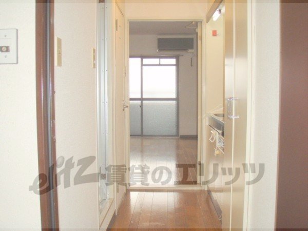 Other room space. Corridor