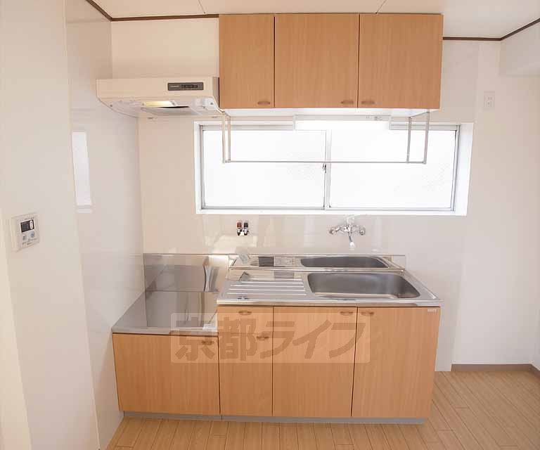 Kitchen. 502, Room 2DK photo diversion