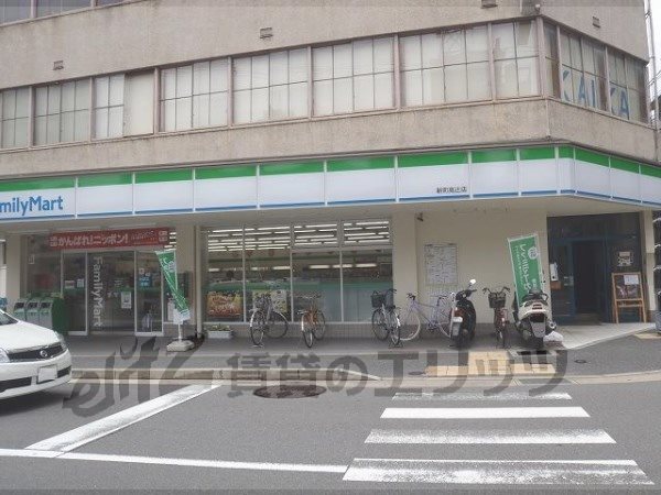 Convenience store. FamilyMart Shinmachi Takatsuji store up (convenience store) 190m