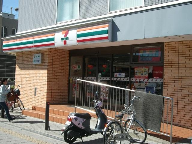 Convenience store. 127m to Seven-Eleven Gojo Thousand shop