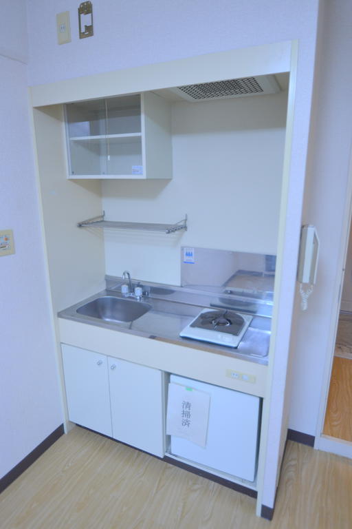 Kitchen. 1-neck with gas stove! There is cooking space ☆