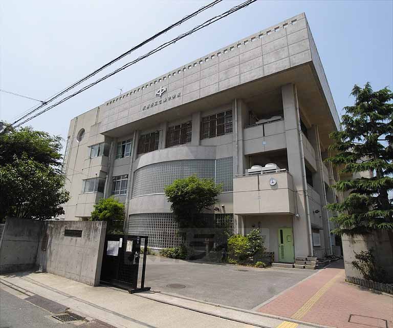 Junior high school. Shichijo 520m until junior high school (junior high school)