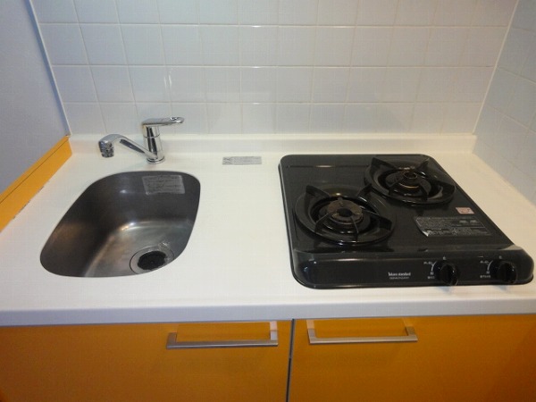 Kitchen. Photo viewed from above (It is a photograph of a separate room)