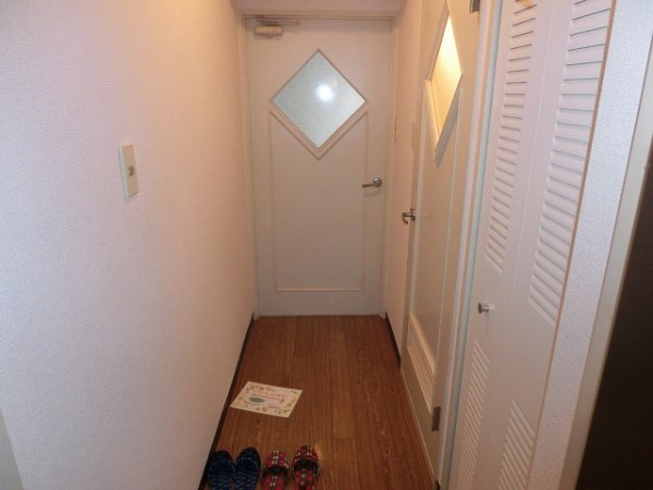Other room space. Corridor