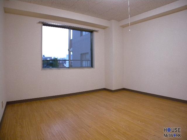 Living and room. Insert the day though it is in the city ☆