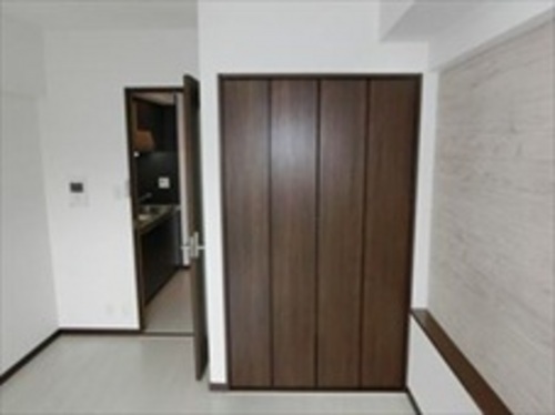 Kitchen. Western-style closet