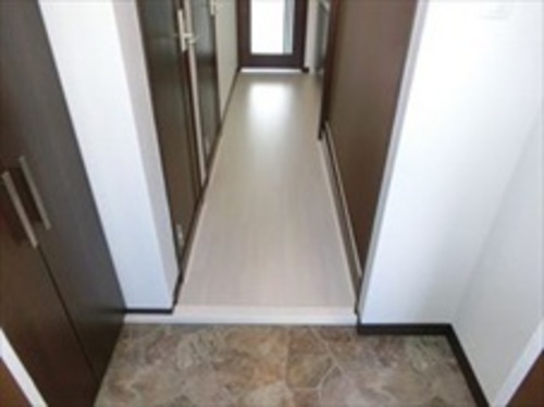 Entrance. Entrance ・ Corridor
