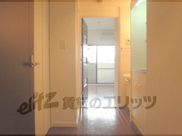Other room space. Corridor