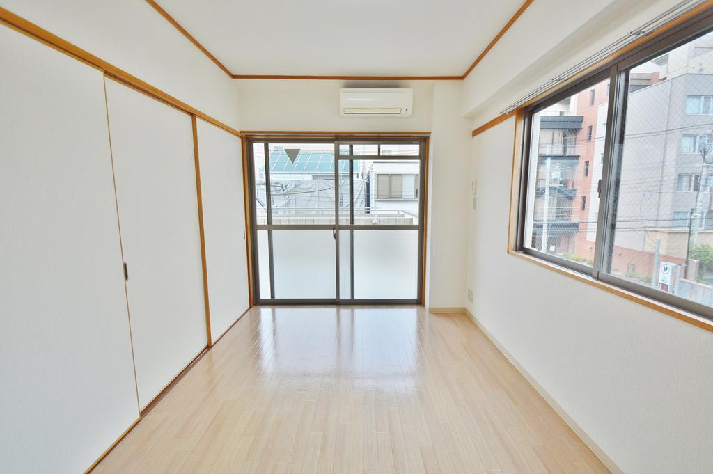 Living and room