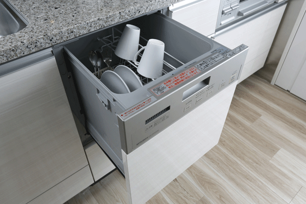 Kitchen.  [Dish washing and drying machine] Standard equipped with a dish washing and drying machine of the slide type that can be out the dishes in a comfortable position. Can be done quickly clean up (same specifications)