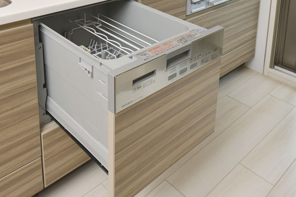 Kitchen.  [Dishwasher] Can be out the dishes remain in a comfortable position to not bend down, Upper opening ・ Drawer type dishwasher. It eases the hassle of postprandial tidying up (same specifications)