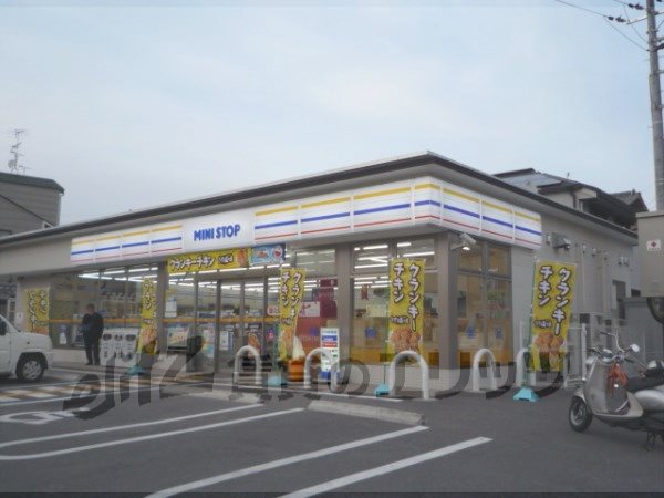 Convenience store. MINISTOP Uzumasaichinoi cho store (convenience store) to 530m