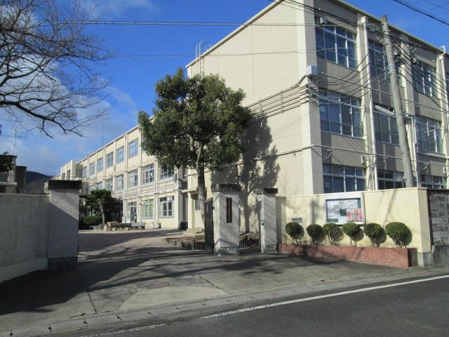 Junior high school. 1860m to Kyoto Municipal Saga Junior High School