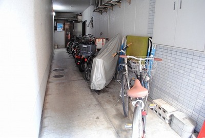 Other common areas. Tsu'm around here is very convenient and there is a bicycle.