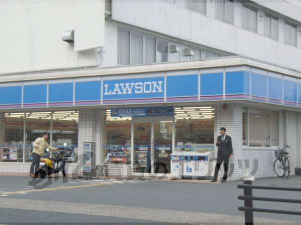 Convenience store. 30m until Lawson Uzumasaaraki Machiten (convenience store)