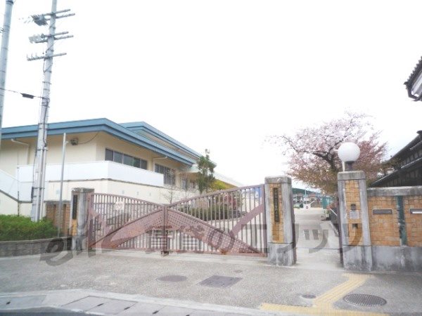 Primary school. Tokiwa field until the elementary school (elementary school) 1520m