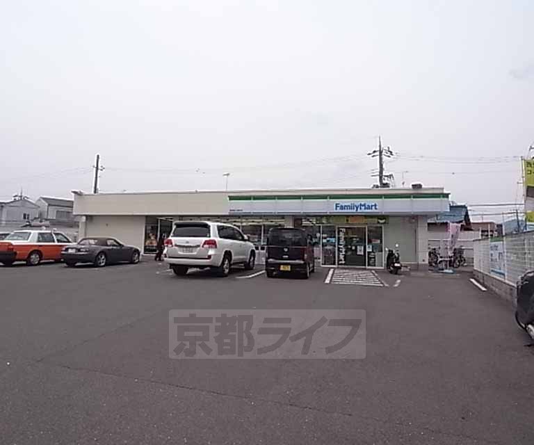 Convenience store. FamilyMart god river Takatsuji store up (convenience store) 172m