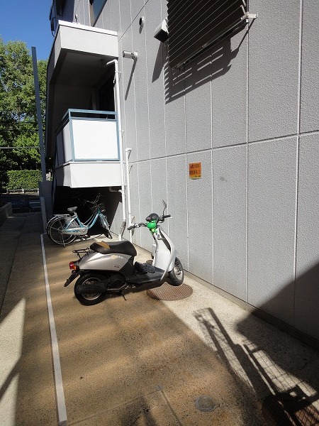Other common areas. Bicycle parking space is spread