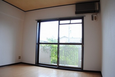 Living and room.  ※ It is a photograph of another room of the same apartment.