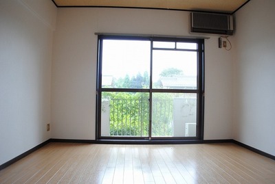 Living and room.  ※ It is a photograph of another room of the same apartment.