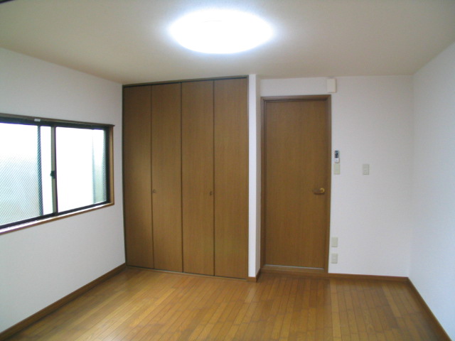 Living and room. Large storage and with partition door