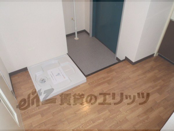 Kitchen. refrigerator ・ It is with stove