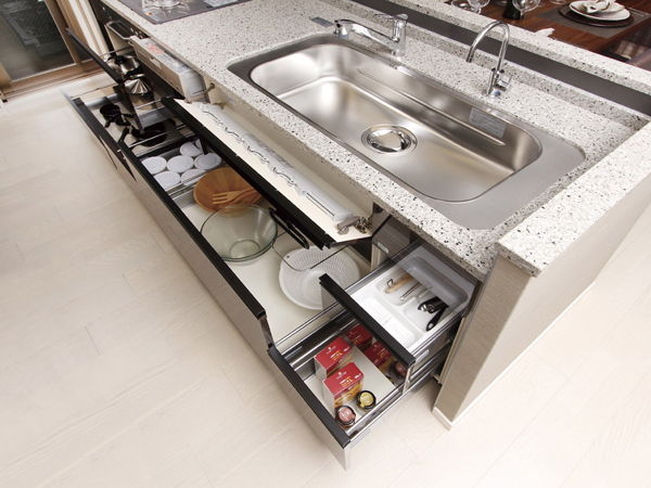 Kitchen.  [Drawer unit] A large frying pan or pot is a functional drawer unit can be stored Ease (same specifications)