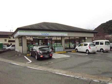 Convenience store. FamilyMart Matsuo Taisha 370m before shop