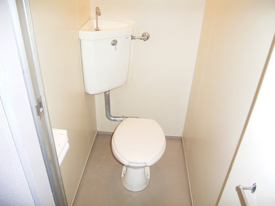 Toilet.  ※ It is a photograph of another room of the same apartment