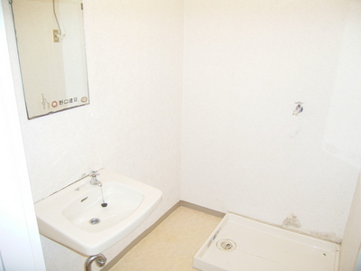 Washroom.  ※ It is a photograph of another room of the same apartment