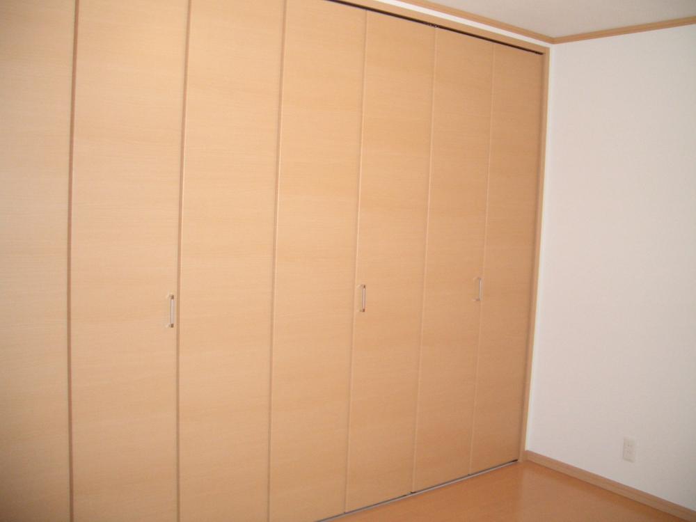 Same specifications photos (Other introspection). Example of construction Western-style closet