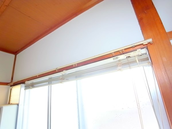 Other Equipment. Curtain rail