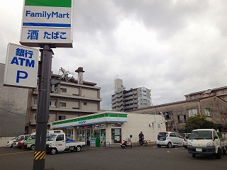 Convenience store. 600m to Family Mart (convenience store)