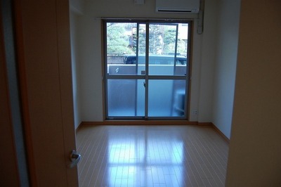 Living and room.  ※ It is a photograph of another room of the same apartment.