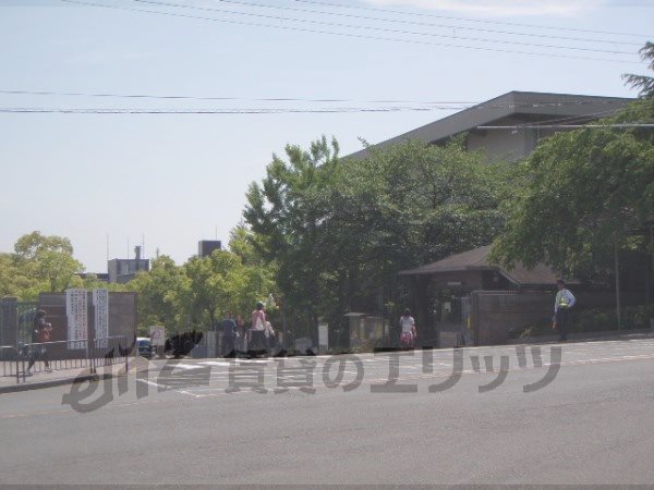 University ・ Junior college. Ritsumeikan University Kinugasa campus main gate (University ・ 1320m up to junior college)