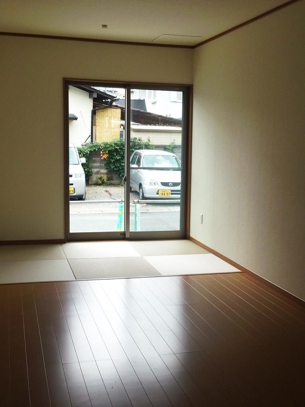 Non-living room. It will stiffness relieved if there is a tatami room ☆ Nap of children Ya, Please mom relaxing time ☆ June 2013 shooting