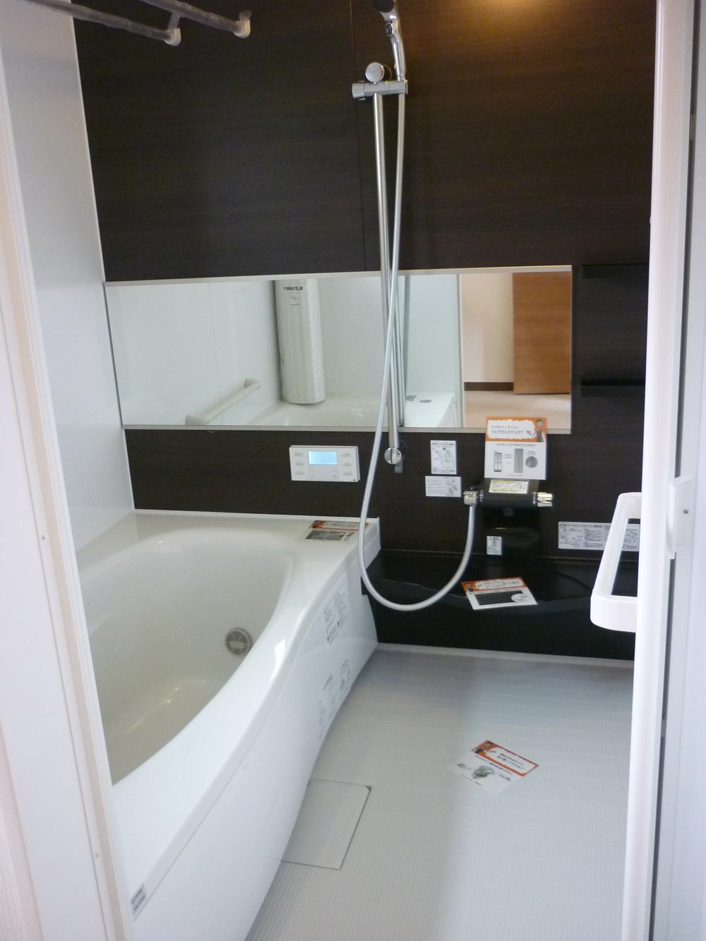 Bathroom.  [Model house bathroom] Also in communication of spacious bus with family, Also to relax ◎