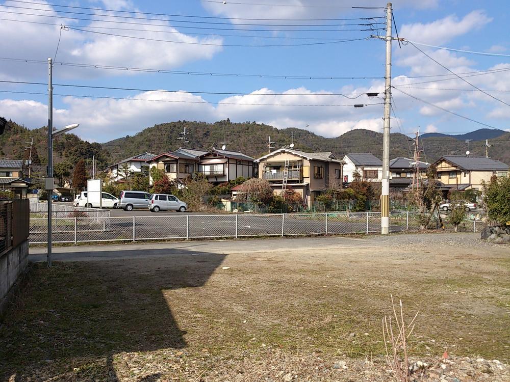 Local land photo. The surroundings are idyllic residential area. 
