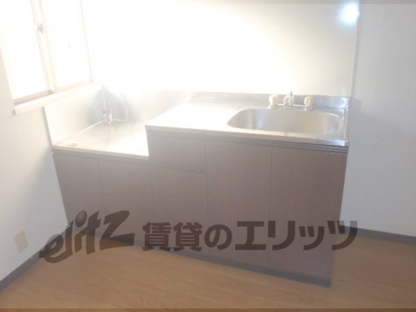 Kitchen. The kitchen is put two-burner stove, Convenient