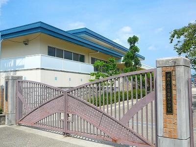 Primary school. Until Tokiwa field elementary school 923m  