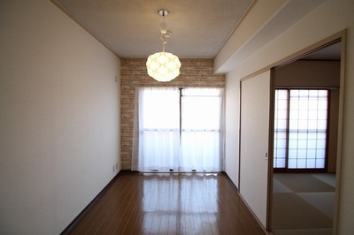 Living and room.  ※ It is a photograph of another room of the same apartment.