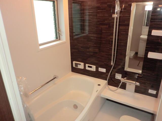 Same specifications photo (bathroom). Same specifications photo (bathroom) Bathroom TV Bathroom with bathroom heating dryer