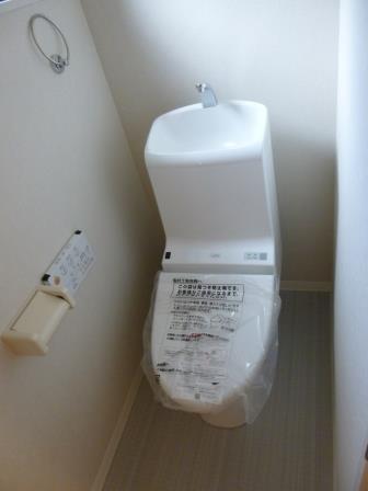 Toilet. Second floor toilet Indoor (10 May 2013) Shooting