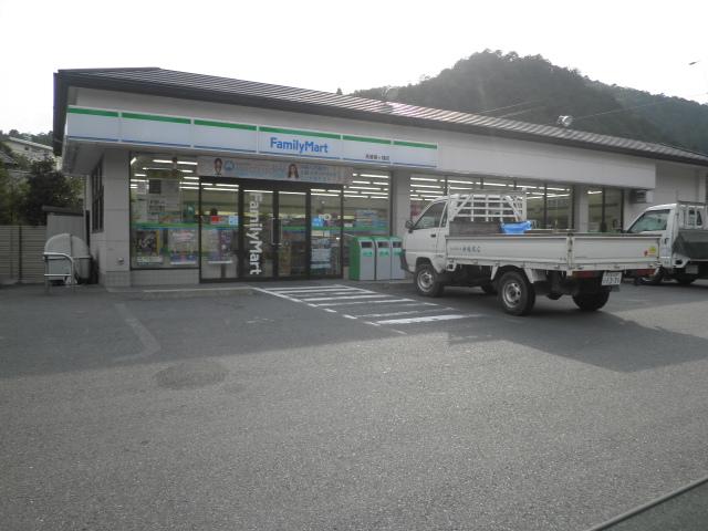 Convenience store. FamilyMart 300m to Kaohsiung Umekehatake shop
