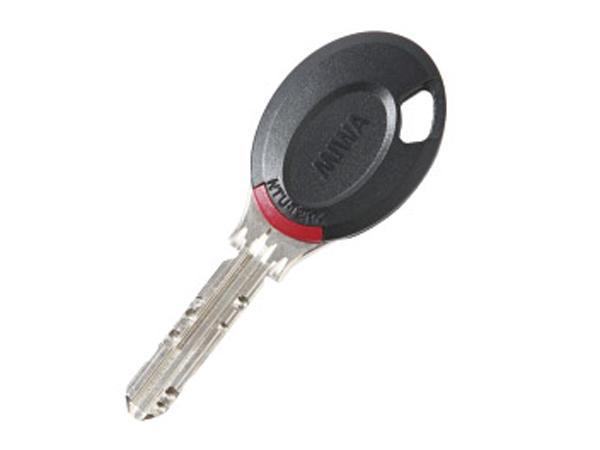 Security.  [Non-touch key] To set intercom of windbreak room, Adopt a non-touch key system that does not need to insert a direct key. Because the lock only bring the key can open and close the door is unlocked, It is useful, for example, when a lot of luggage (same specifications)