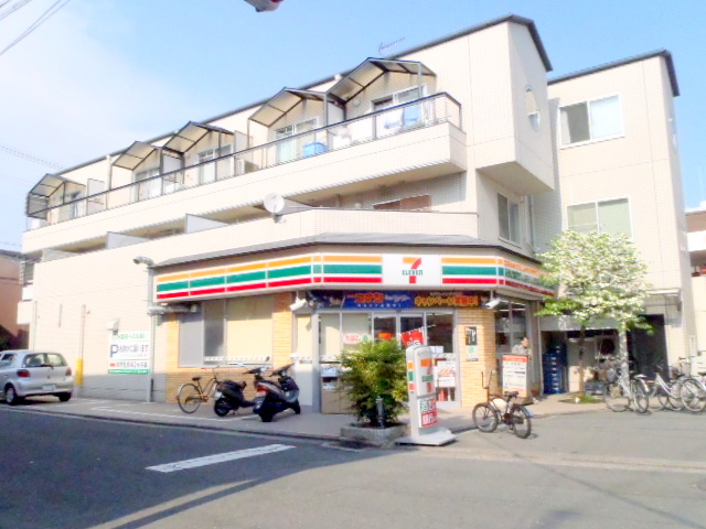 Convenience store. 890m to Seven-Eleven Kyoto Garden store (convenience store)
