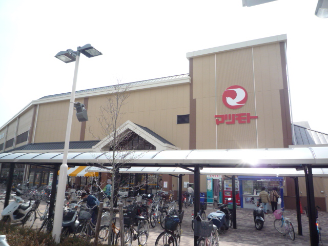 Supermarket. Matsumoto Shinmaruta cho 1000m to the store (Super)